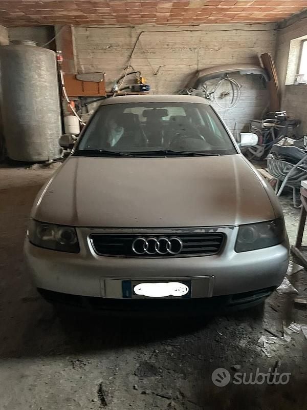 Usata Audi A3 102 CV (75 kW) 2000 Grigio Utilitaria