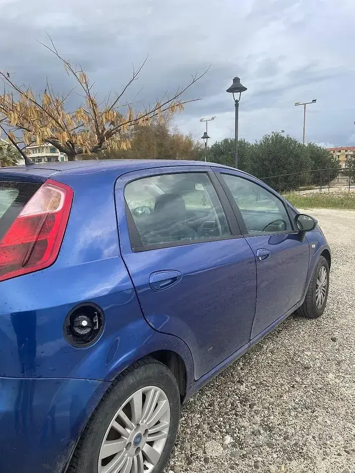 Usata Fiat Grande Punto 120 CV (88 kW) 2009 Blu Utilitaria