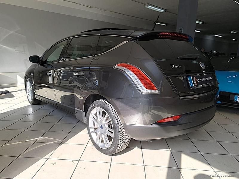 Usata Lancia Delta 120 CV (88 kW) 2009 Grigio Utilitaria