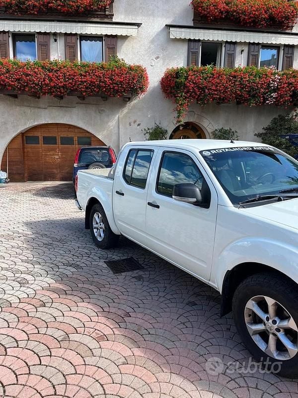 Usata Nissan Navara 2012 Bianco Pick-up