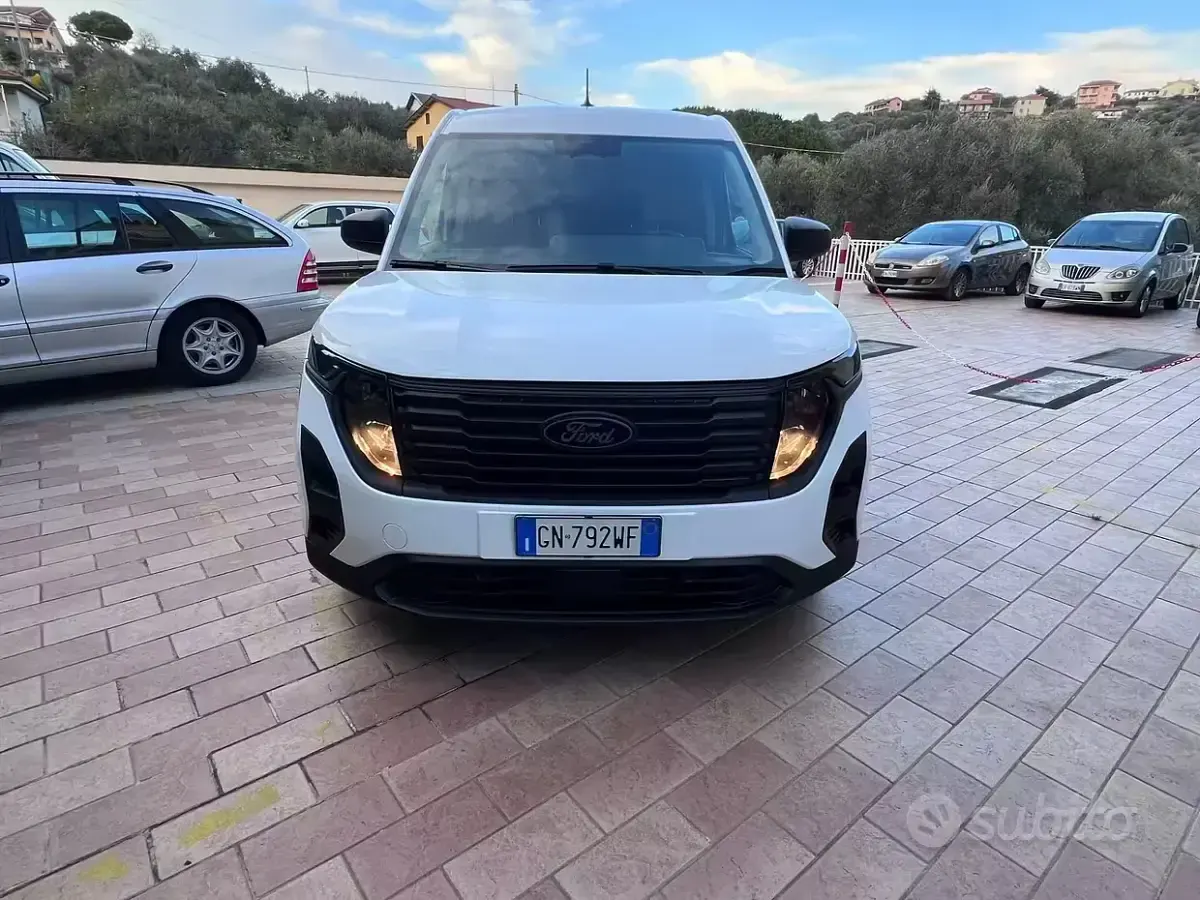 Usata Ford Transit Courier Trend 101 CV (74 kW) 2024 Bianco Furgone