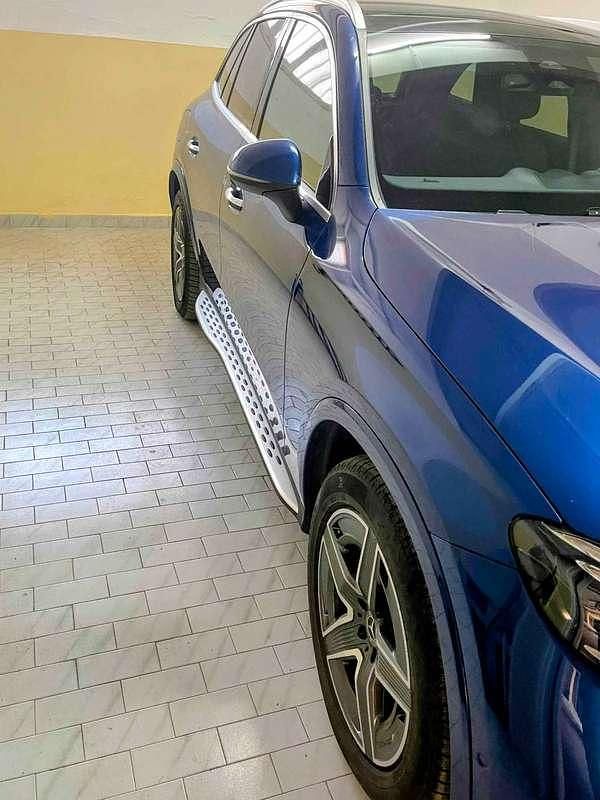 Usata Mercedes GLC300e Premium Plus 340 CV (250 kW) 2023 Blu/azzurro SUV