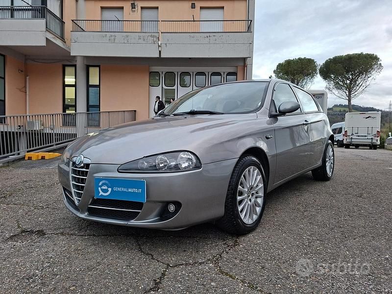 Second-hand Alfa Romeo 147 105 CP (77 kW) 2007 Gri Hatchback