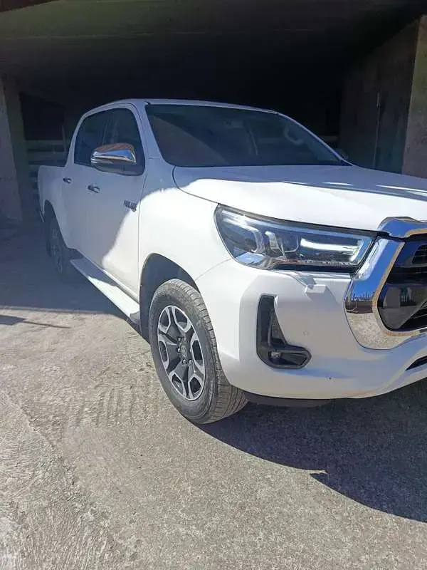 Usata Toyota HiLux Executive 150 CV (110 kW) 2023 Pick-up
