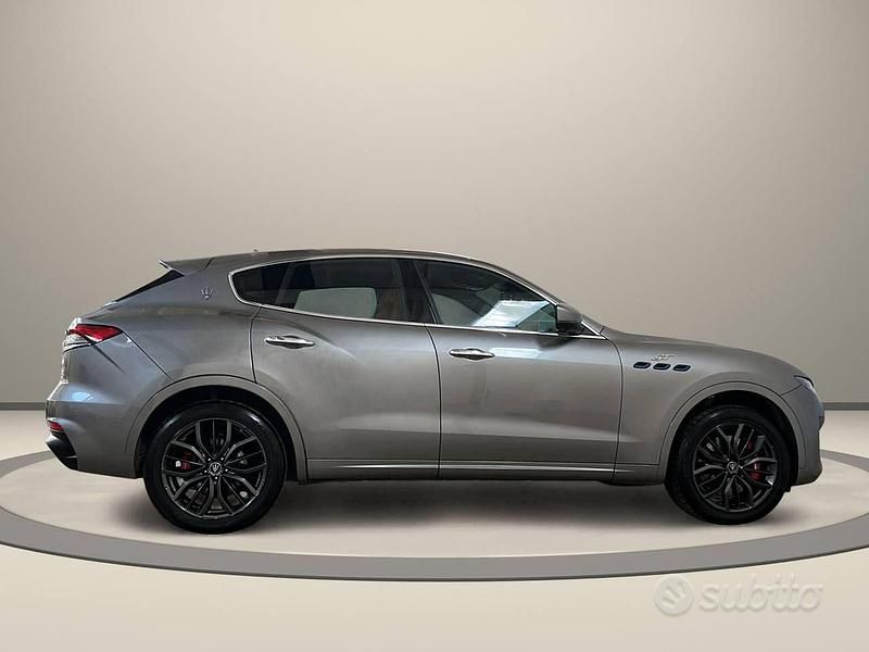 Usata Maserati Levante GT 330 CV (242 kW) 2022 Grigio / metallizzato SUV