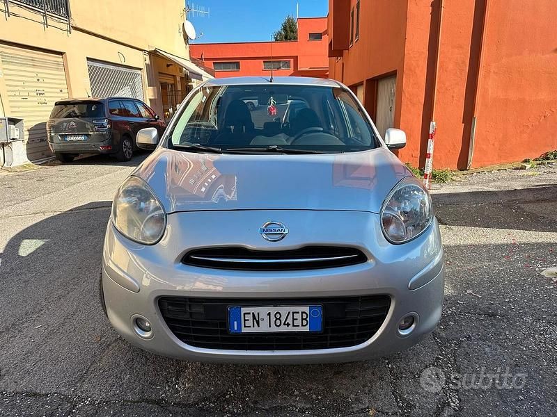 Usata Nissan Micra 75 CV (55 kW) 2012 Grigio Utilitaria