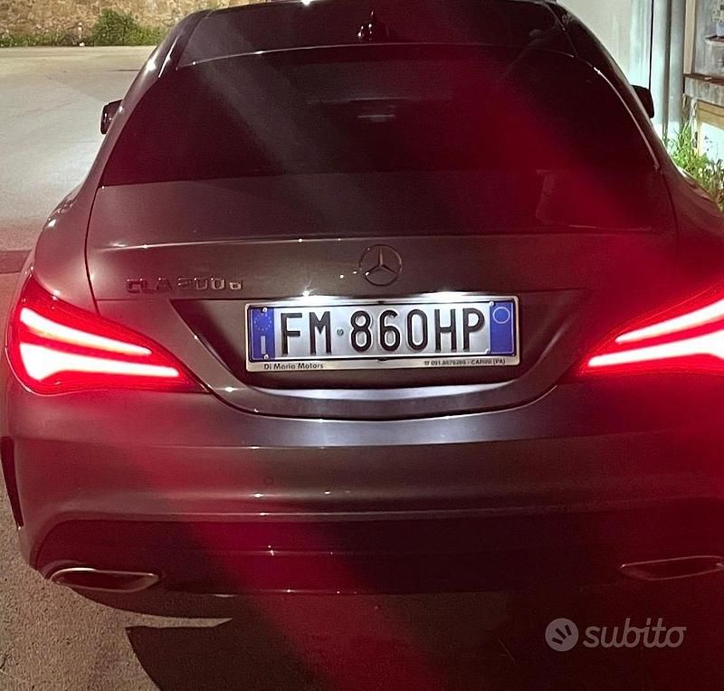 Usata Mercedes CLA200 136 CV (100 kW) 2017 Grigio Berlina