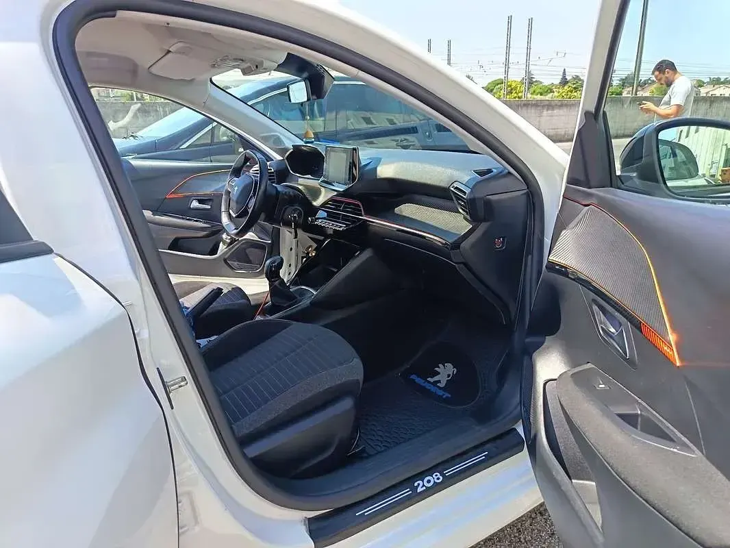 Usata Peugeot 208 Allure 82 CV (60 kW) 2022 Utilitaria