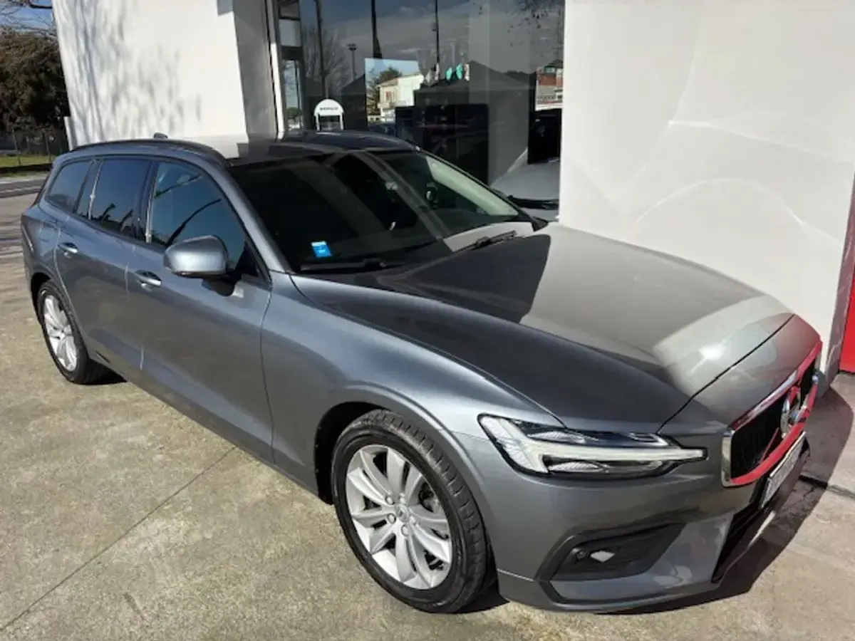 Usata Volvo V60 Business Edition 150 CV (110 kW) 2019 Grigio Station wagon