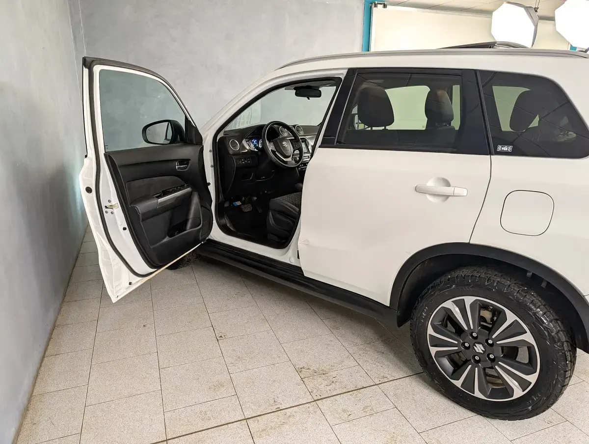 Usata Suzuki Vitara 129 CV (94 kW) 2021 Bianco SUV