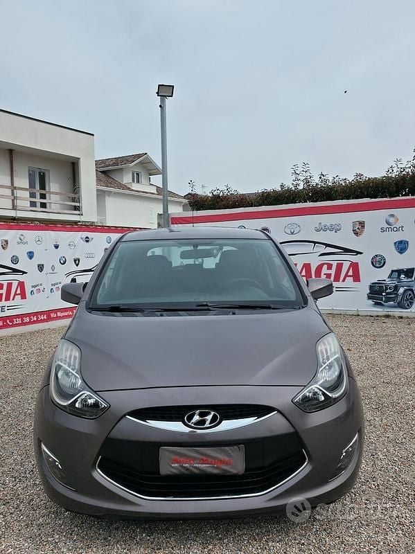 Usata Hyundai ix20 Comfort 90 CV (66 kW) 2011 Grigio Utilitaria