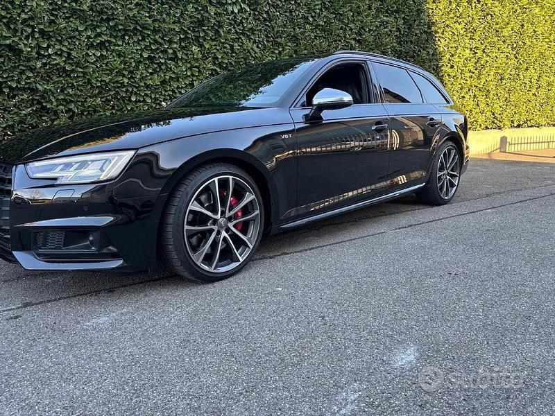 Usata Audi A4 353 CV (259 kW) 2018 Nero Station wagon