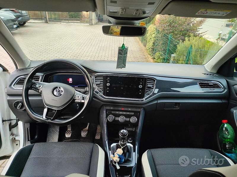 Usata VW T-Roc 115 CV (84 kW) 2019 Bianco SUV
