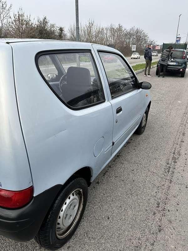 Usata Fiat Seicento Young 39 CV (28 kW) 2000 Utilitaria