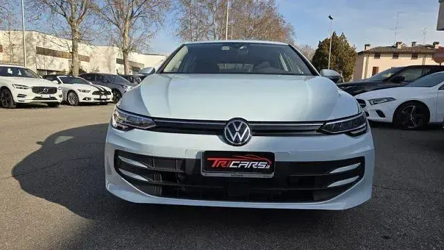Usata VW Golf VIII Life 115 CV (84 kW) 2025 Blu Berlina