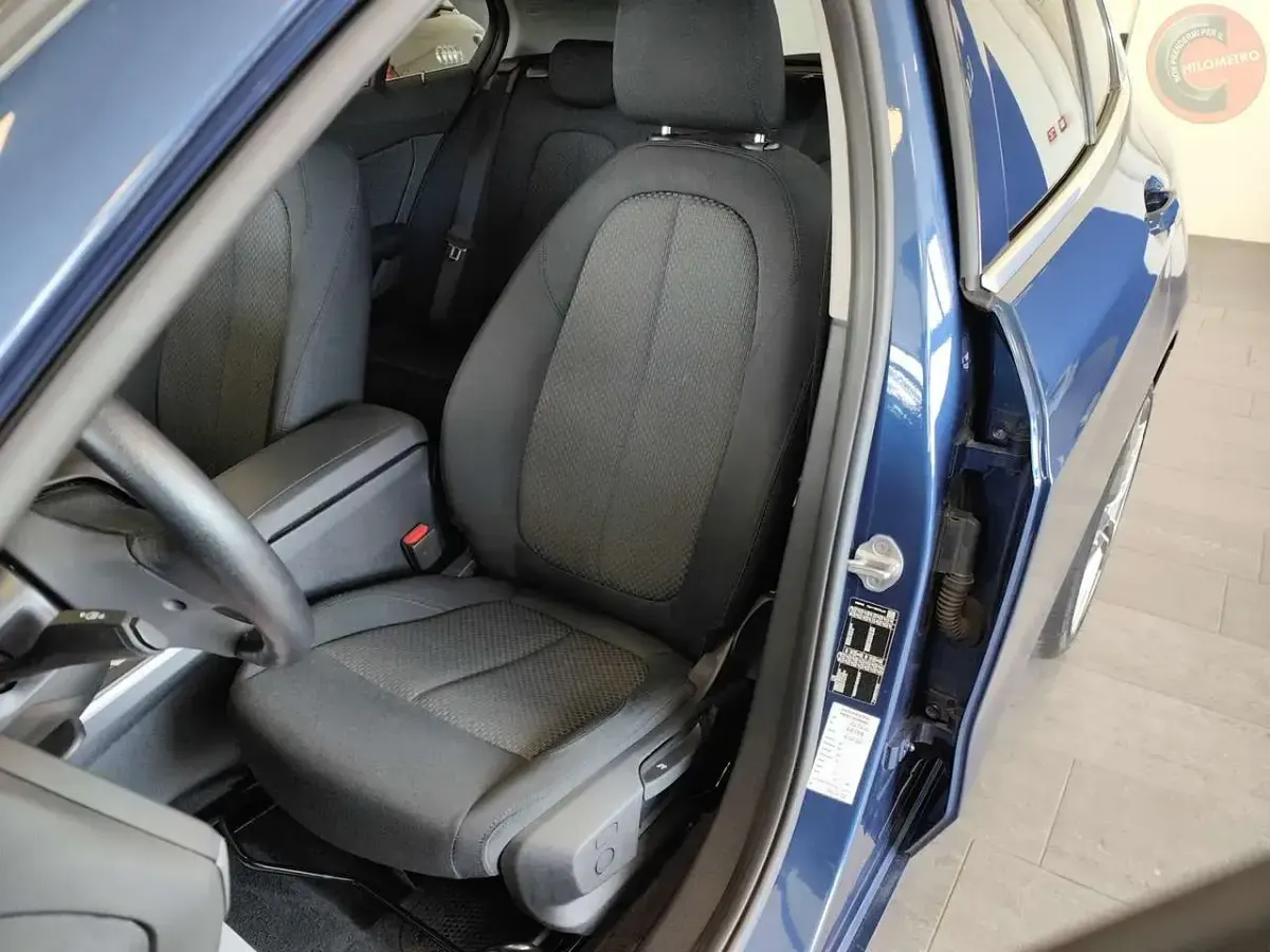 Usata BMW 116 116 CV (85 kW) 2023 Blu/azzurro Utilitaria