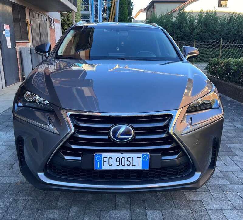 Grigio Usata 2016 Lexus NX300h Executive Line SUV | 18.000 € (Buon prezzo) - Immagine 1/4
