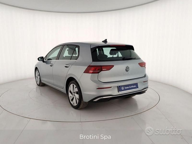 Usata VW Golf VIII Style 150 CV (110 kW) 2025 Grigio Berlina