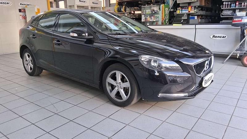 Usata Volvo V40 Kinetic 150 CV (110 kW) 2017 Nero Berlina