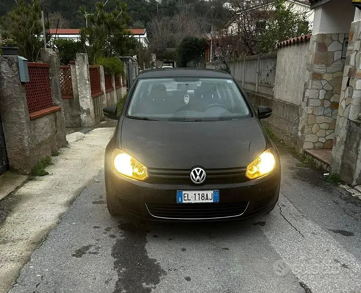 Usata VW Golf VI 102 CV (75 kW) 2012 Nero Berlina