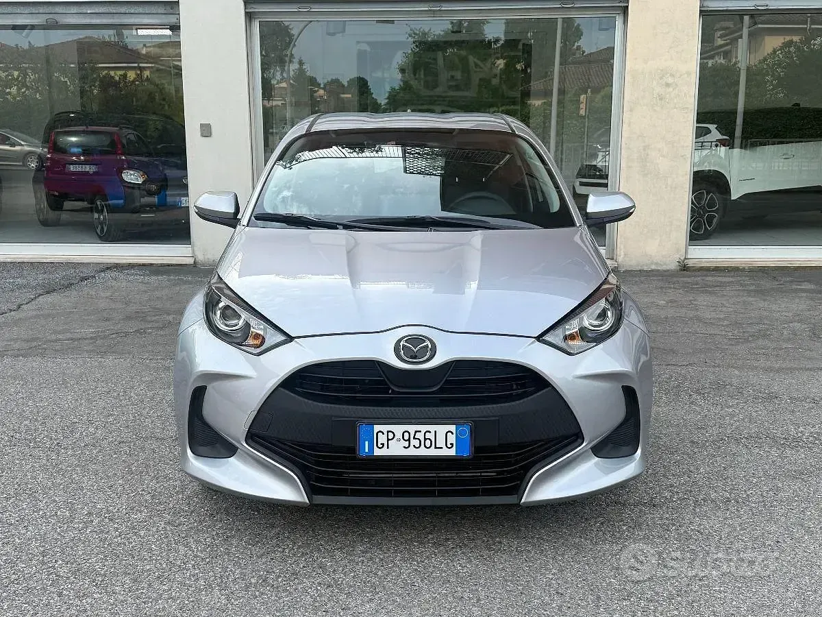 Usata Mazda 2 92 CV (67 kW) 2023 Grigio Utilitaria