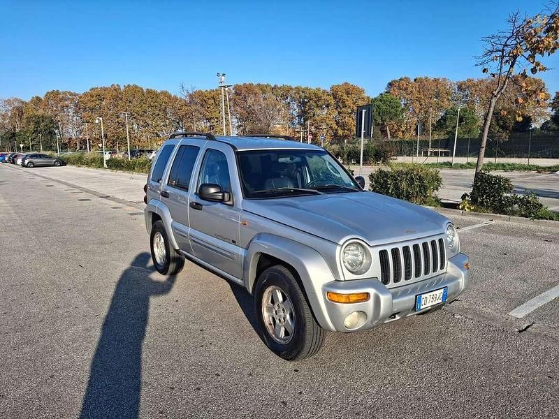 Usata Jeep Cherokee Limited 150 CV (110 kW) 2003 Argento SUV