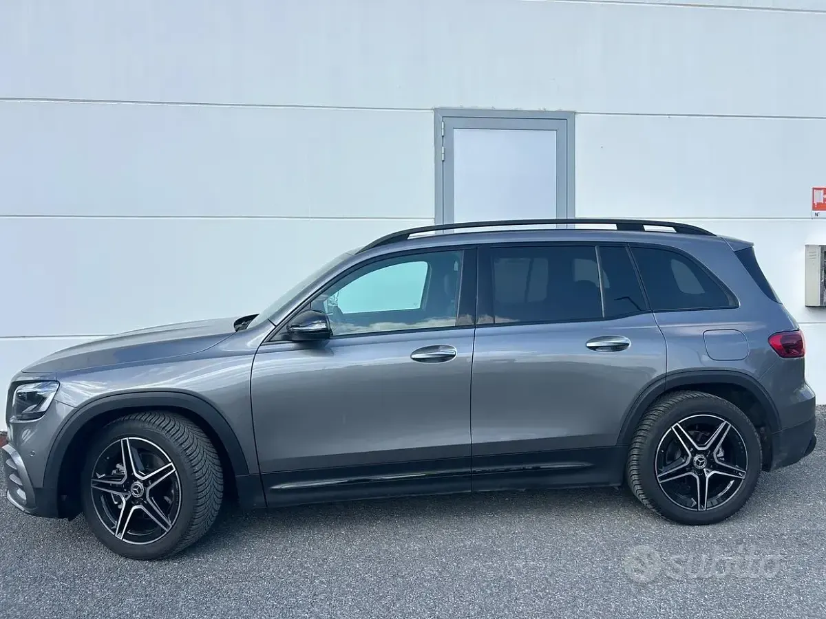 Occasion Mercedes GLB200 AMG line 150 PK (110 kW) 2024 Grijs SUV