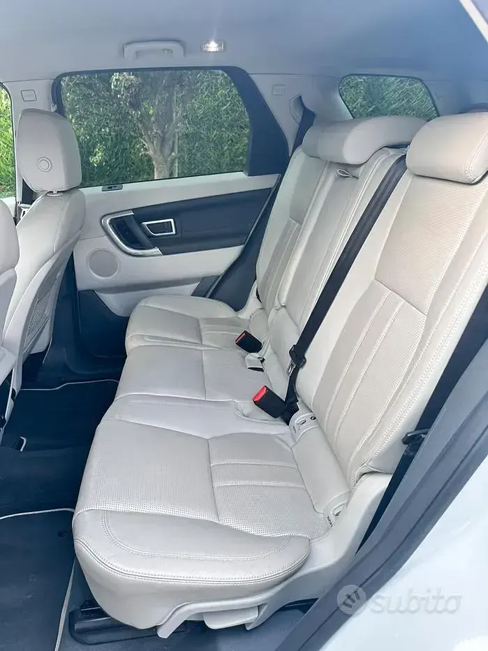 Usata Land Rover Discovery Sport HSE Luxury 179 CV (131 kW) 2016 Bianco SUV