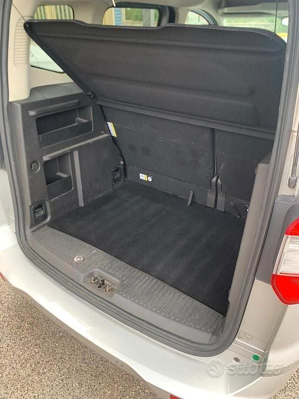 Usata Ford Tourneo Courier S 75 CV (55 kW) 2020 Grigio Monovolume