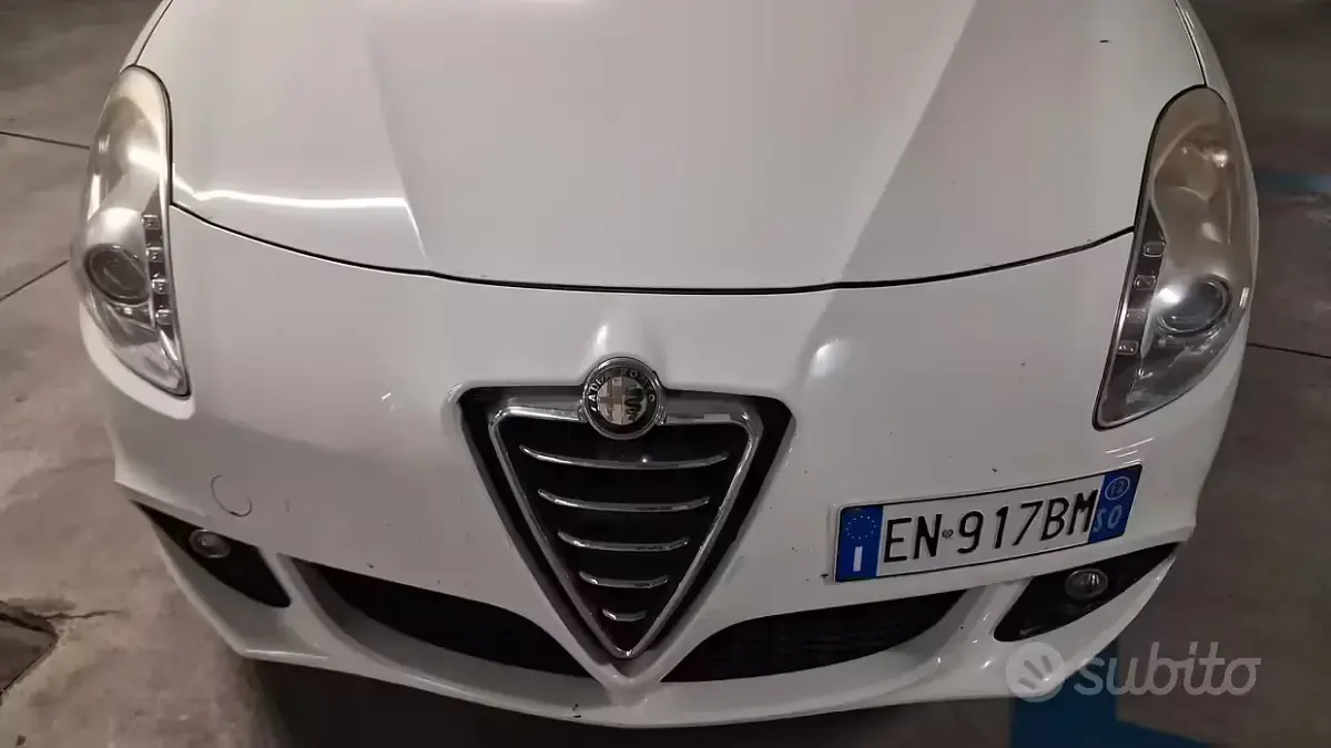 Usata Alfa Romeo Giulietta Distinctive 105 CV (77 kW) 2012 Bianco Utilitaria