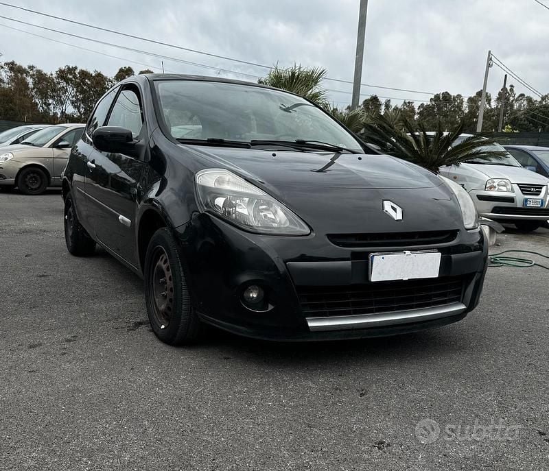Usata Renault Clio II 75 CV (55 kW) 2010 Nero Berlina
