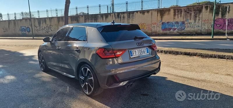 Usata Audi A1 Ambiente 150 CV (110 kW) 2019 Grigio SUV
