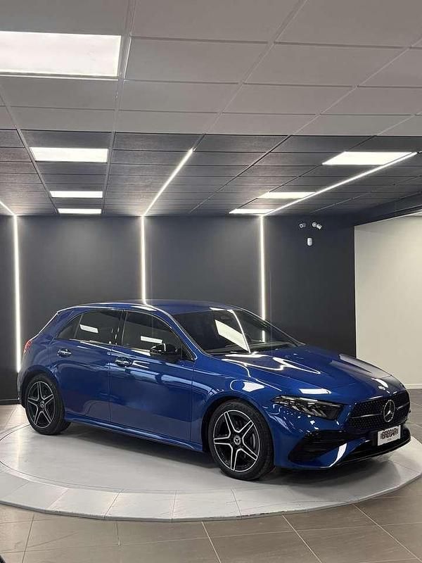 Usata Mercedes A200 AMG line 163 CV (119 kW) 2024 Blu/azzurro Berlina