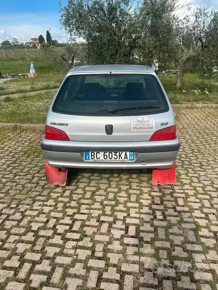 Usata Peugeot 106 50 CV (36 kW) 1999 Utilitaria