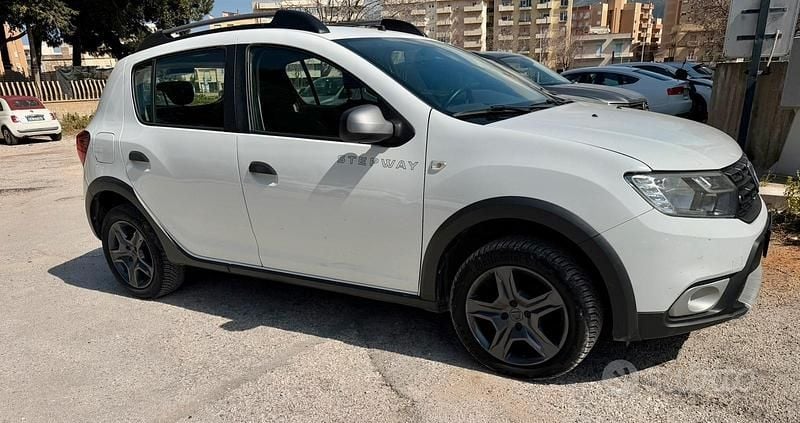 Usata Dacia Sandero Stepway 90 CV (66 kW) 2017 Bianco Utilitaria
