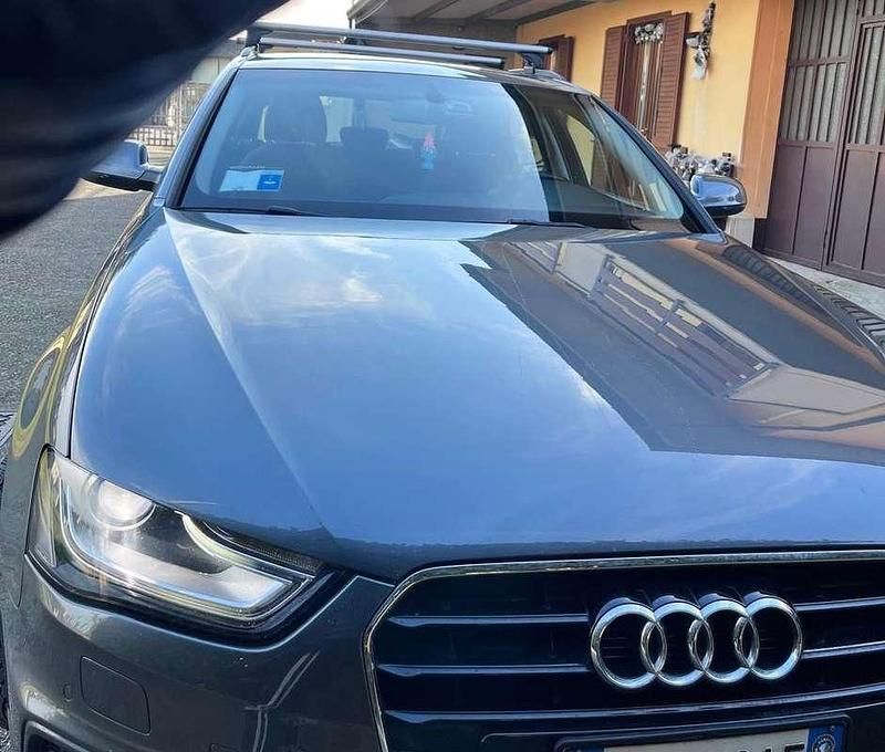 Usado Audi A4 Ambiente 150 CV (110 kW) 2015 Gris Familiar