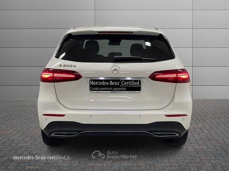 Usata Mercedes B200 Advanced 150 CV (110 kW) 2023 Argento Monovolume