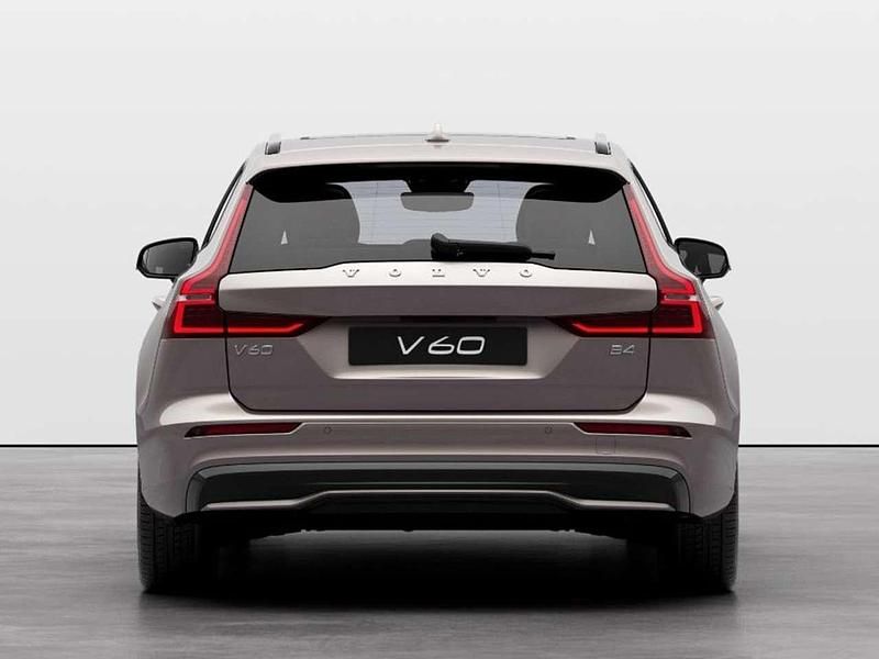 Nuova Volvo V60 Core 197 CV (144 kW) 2025 Grigio Station wagon
