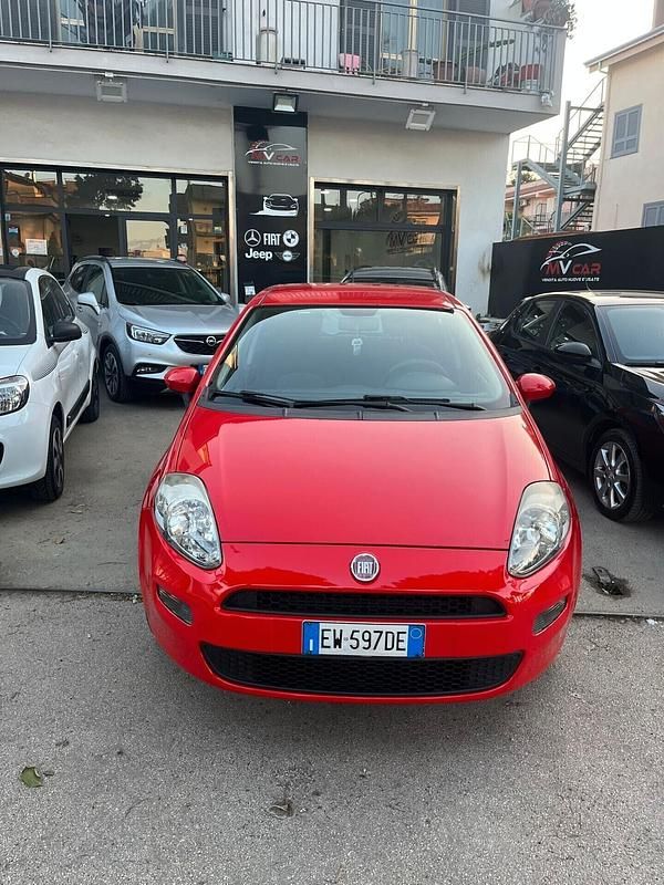 Usata Fiat Punto Street 75 CV (55 kW) 2014 Rosso Utilitaria