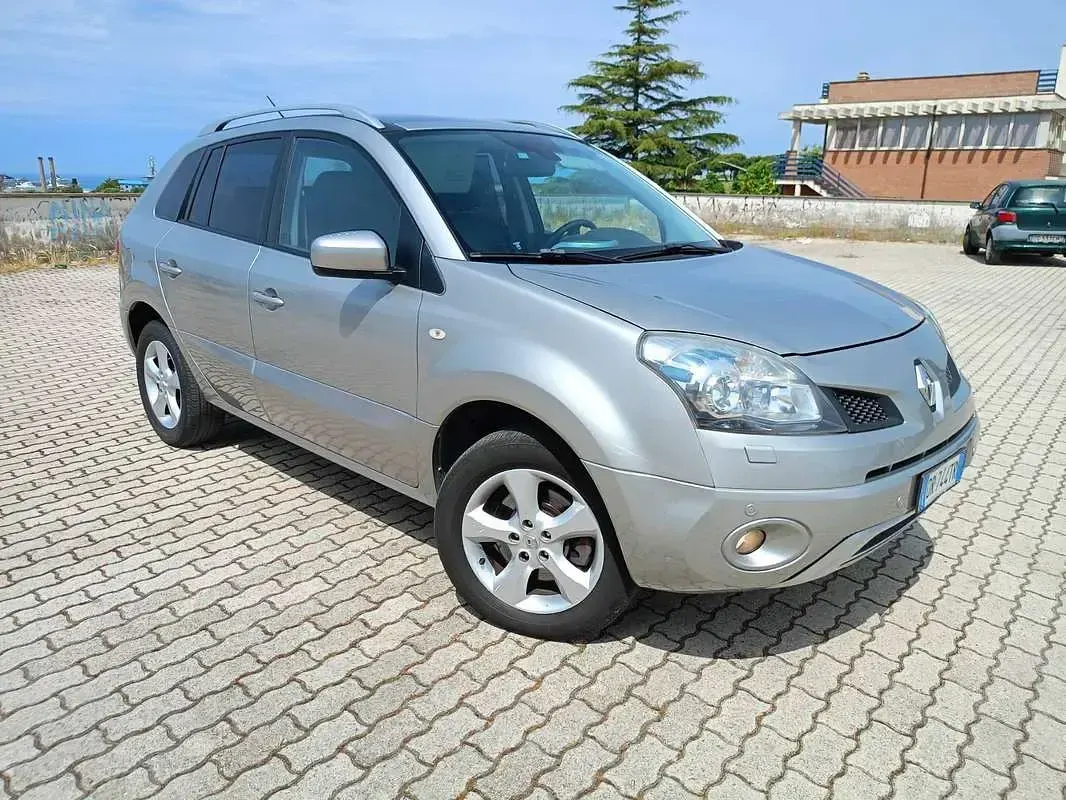 Usata Renault Koleos Dynamique 173 CV (127 kW) 2008 Argento SUV