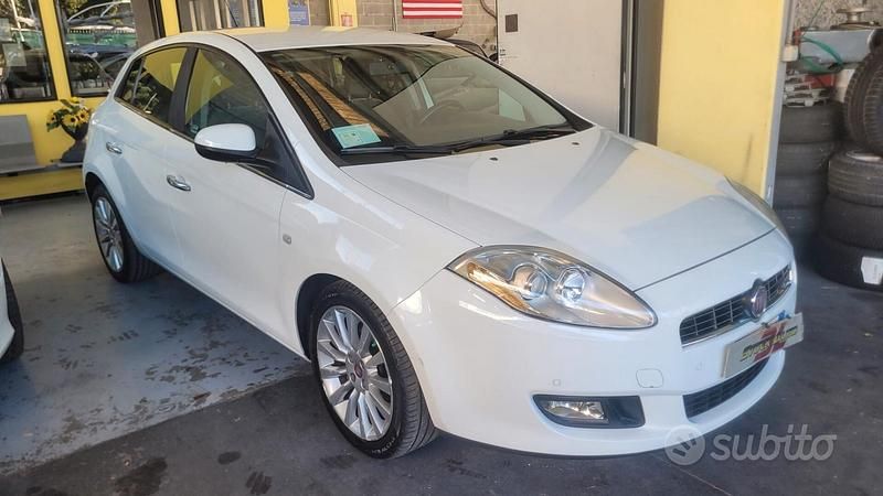 Usata Fiat Bravo Emotion 120 CV (88 kW) 2009 Bianco Utilitaria