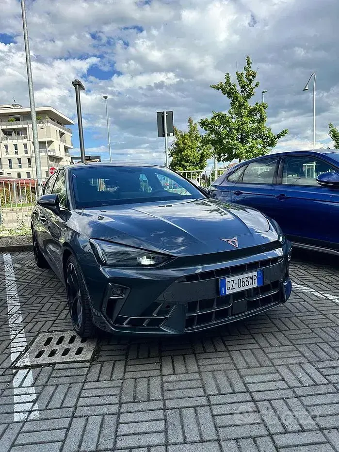 Usata Cupra Leon 150 CV (110 kW) 2025 Grigio Berlina