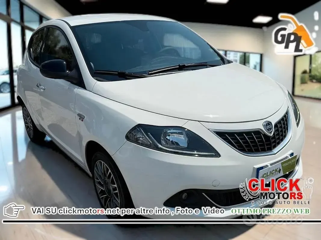 Usata Lancia Ypsilon Gold 69 CV (50 kW) 2022 Bianco Utilitaria