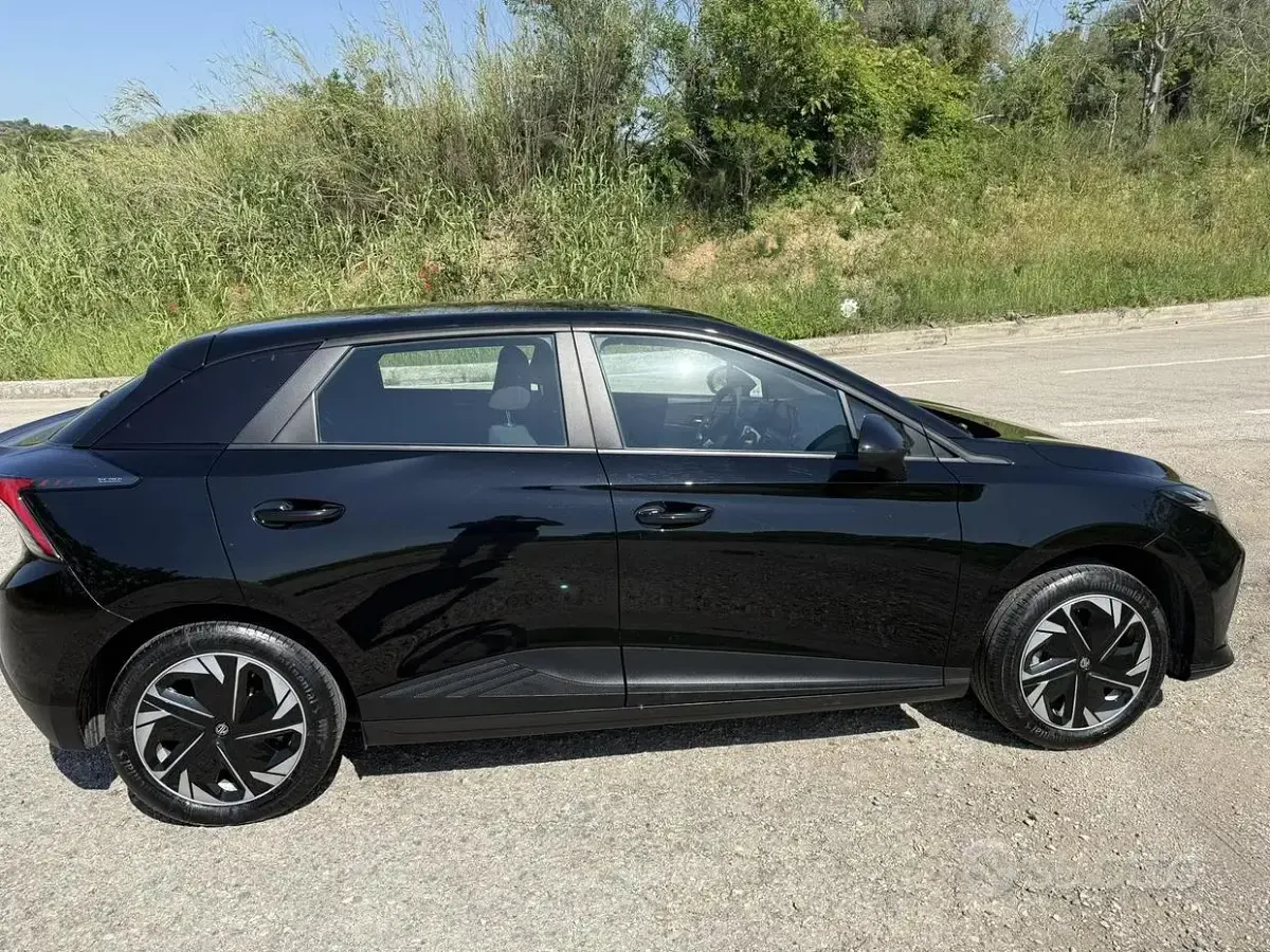 Usata MG MG4 EV 53 kW (73 CV) 2023 Nero Utilitaria