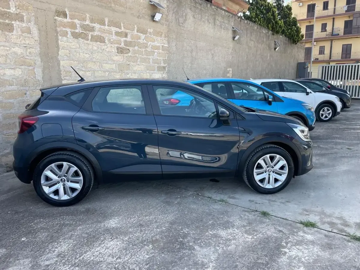 Usata Renault Captur Techno 142 CV (104 kW) 2022 Blu SUV