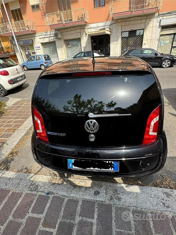 Usata VW up! 68 CV (50 kW) 2015 Nero Utilitaria