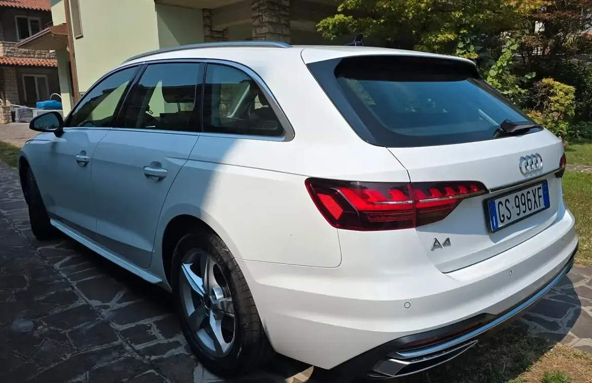 Usata Audi A4 135 CV (99 kW) 2024 Bianco Station wagon