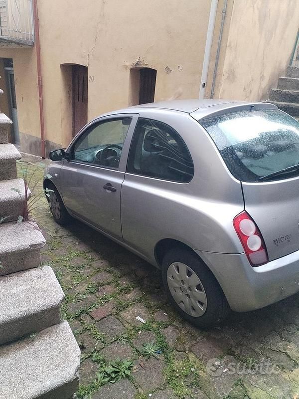 Usata Nissan Micra 80 CV (58 kW) 2004 Grigio Utilitaria
