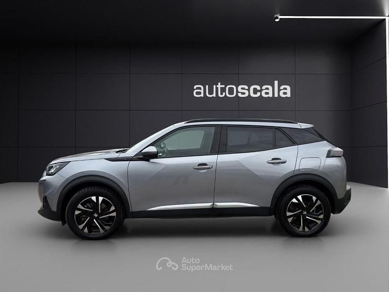 Usata Peugeot e-2008 Allure 100 kW (136 CV) 2021 Grigio artense met. SUV