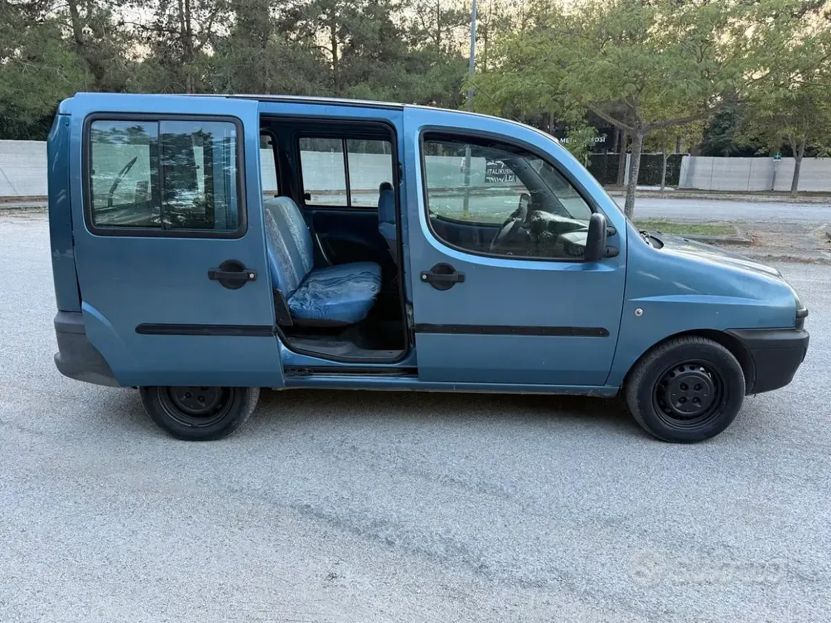 Usata Fiat Doblò 101 CV (74 kW) 2003 Bluazzurro Monovolume